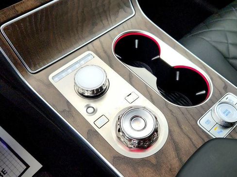 Used 2025 Genesis GV80 3.5T Prestige image 17