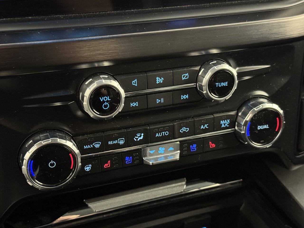 Used 2023 Ford F350 Lariat w/ Lariat Ultimate Package AWD/4WD image 54