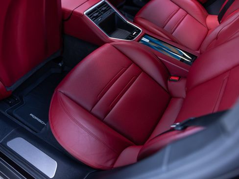 Used 2020 Porsche Panamera image 43