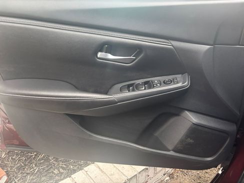 Used 2025 Nissan Sentra SV image 18