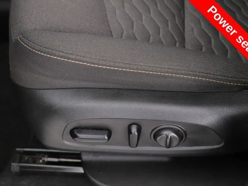 Used 2021 Chevrolet Equinox LT FWD image 18