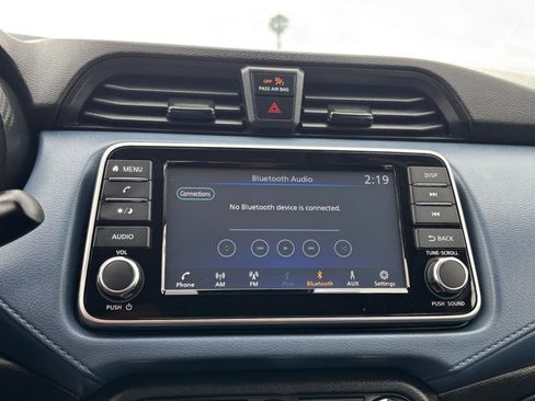 Used 2025 Nissan Versa SV image 20