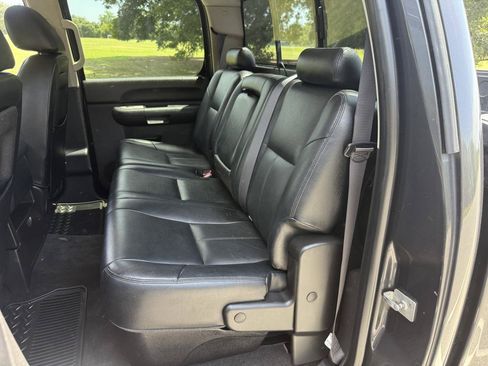 Used 2011 Chevrolet Silverado 1500 LT w/ Texas Edition RWD image 19