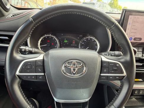Used 2023 Toyota Highlander XSE AWD/4WD image 23