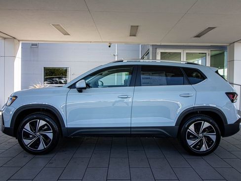 New 2026 Volkswagen Taos SE AWD/4WD image 13