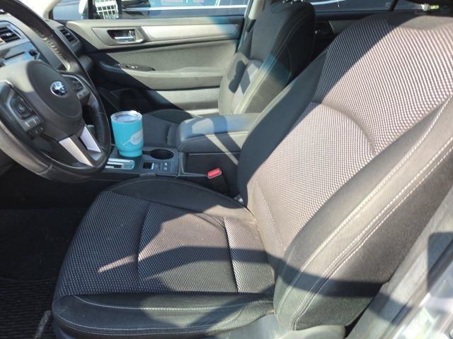 Used 2017 Subaru Outback 2.5i Premium AWD/4WD image 2