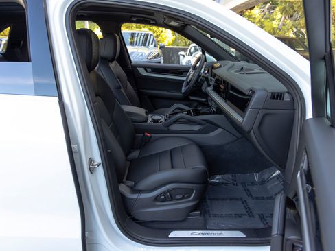 Certified 2026 Porsche Cayenne image 58