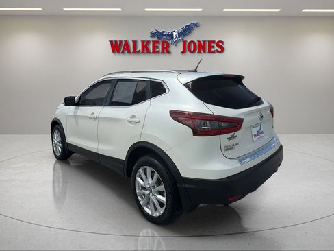 Used 2022 Nissan Rogue Sport SV w/ Technology Package image 3