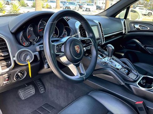 Used 2015 Porsche Cayenne Diesel AWD/4WD image 16