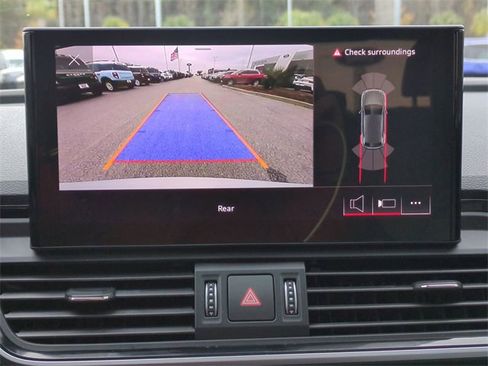 Used 2024 Audi Q5 2.0T Premium w/ Convenience Package image 21