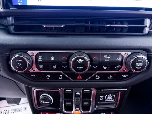 Used 2024 Jeep Wrangler Unlimited Rubicon 392 image 27