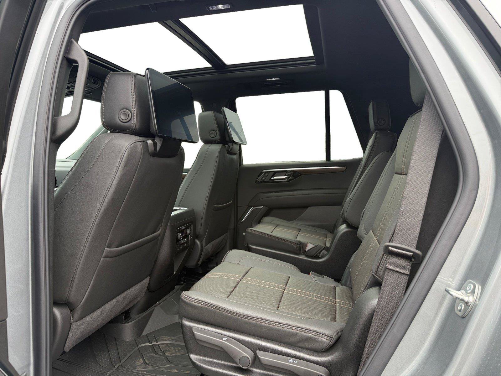 New 2026 Chevrolet Tahoe High Country AWD/4WD image 21