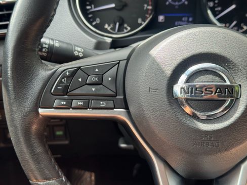 Used 2018 Nissan Rogue SL w/ Premium Package FWD image 22