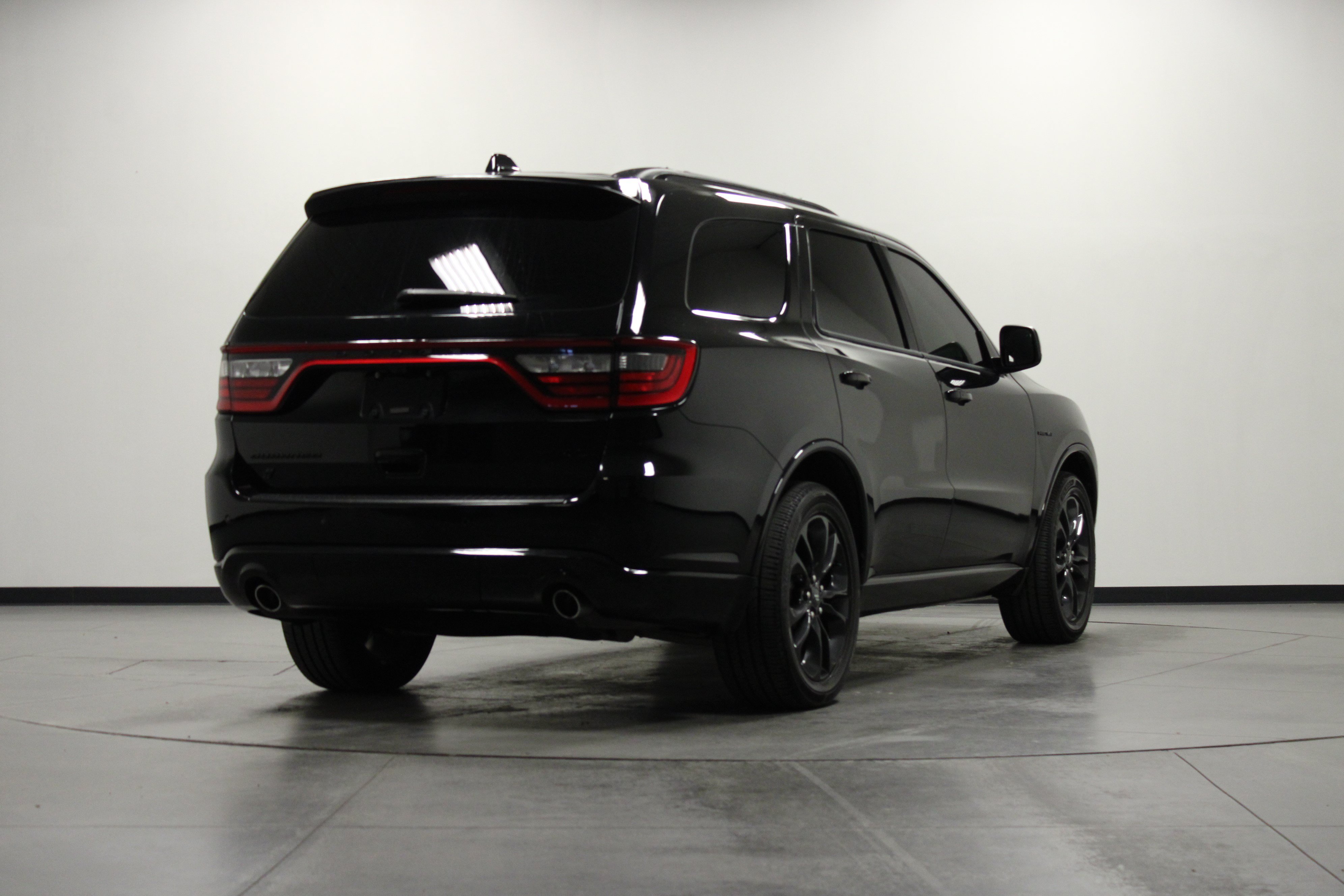 Used 2023 Dodge Durango R/T w/ Blacktop Package AWD/4WD image 4