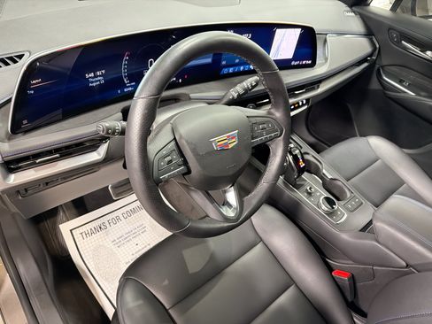 Used 2025 Cadillac XT4 Sport w/ LPO, Onyx Lite Package FWD image 4