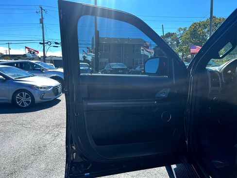 Used 2021 Ford Expedition XLT image 9