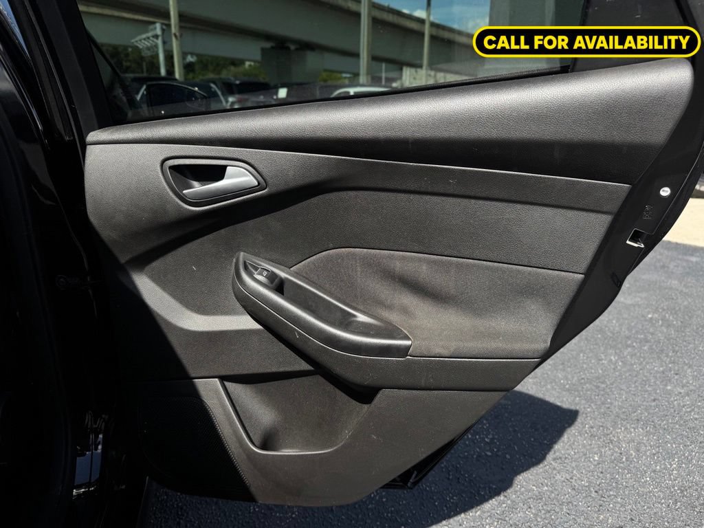 Used 2017 Ford Focus ST FWD image 20