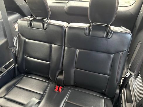 Used 2025 Ford Explorer ST-Line w/ ST-Line Street Pack AWD/4WD image 23