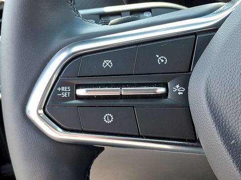 Used 2025 Chevrolet Equinox LT FWD image 20