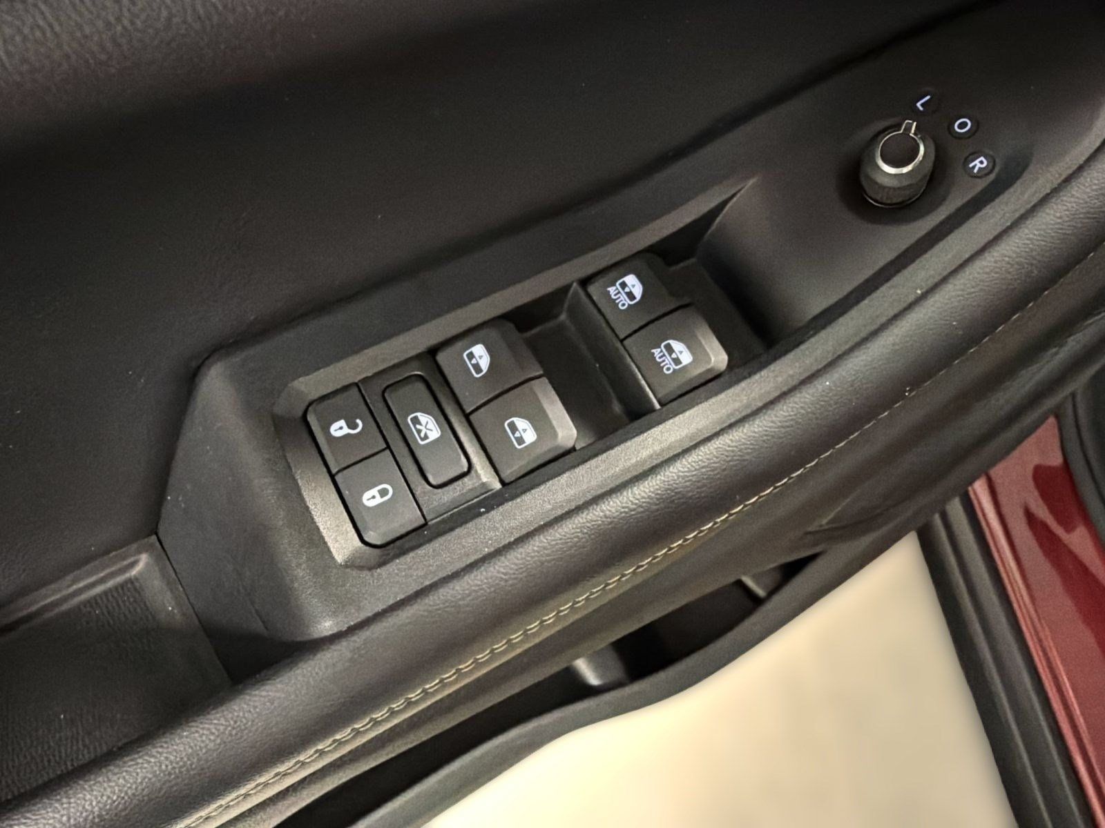 Used 2023 Jeep Grand Cherokee L Laredo RWD image 15