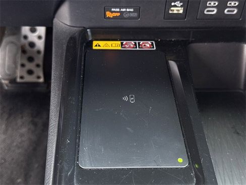 Used 2025 Toyota Camry SE image 22