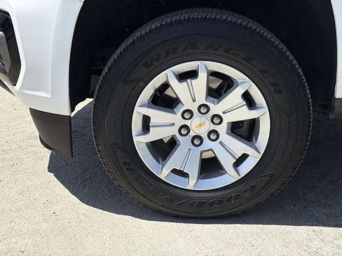 Used 2022 Chevrolet Colorado LT w/ Luxury Package RWD image 28