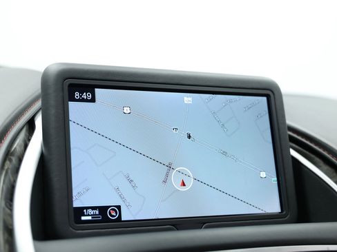 Used 2018 Aston Martin DB11 Coupe image 31