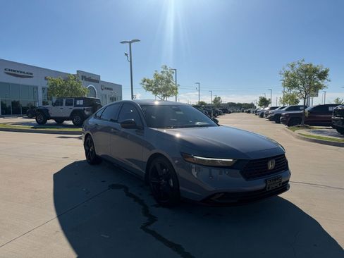 Used 2024 Honda Accord Sport image 8