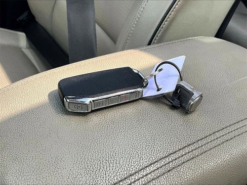 Used 2022 Kia Sportage EX w/ EX Technology Package image 10