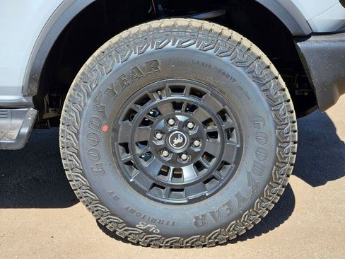 New 2026 Ford Bronco Outer Banks w/ Sasquatch Package AWD/4WD image 10