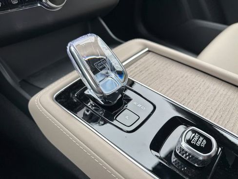 New 2026 Volvo XC90 B6 Plus w/ Protection Package Premier image 15