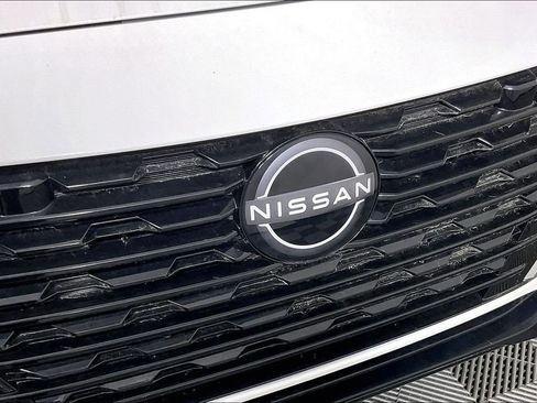 Used 2025 Nissan Sentra SV image 38