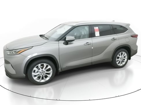 New 2026 Toyota Highlander Limited image 2