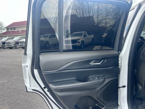 Used 2024 Jeep Grand Cherokee Altitude image 18