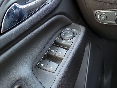 Used 2023 Chevrolet Equinox LT FWD image 13