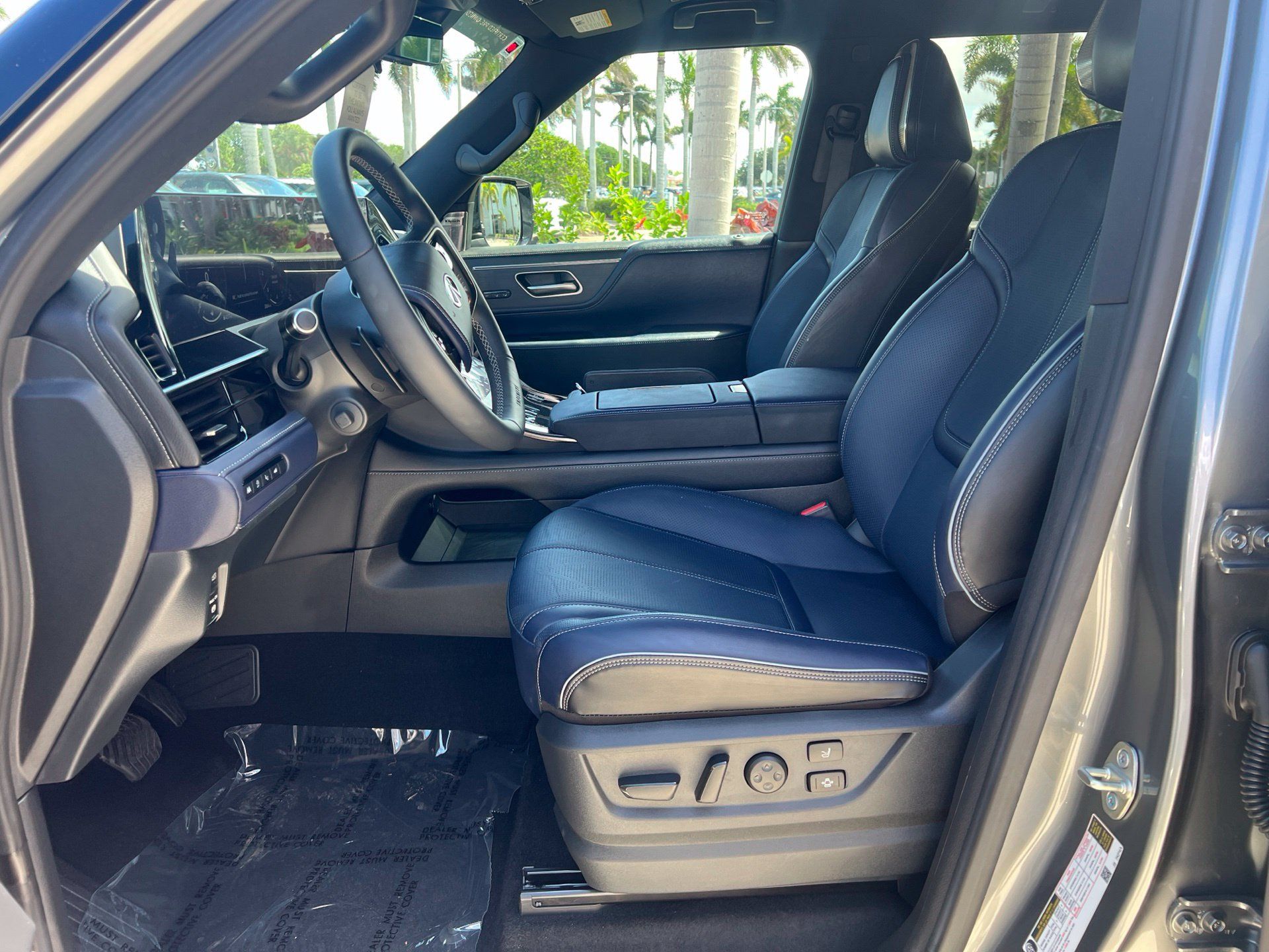 Certified 2026 INFINITI QX80 4WD w/ Sport Exterior Package image 10