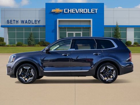 Used 2025 Kia Telluride S FWD image 4
