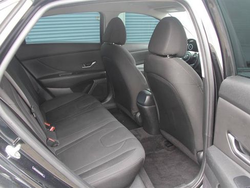 Used 2021 Hyundai Elantra SEL w/ Convenience Package FWD image 19