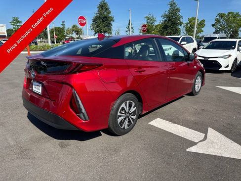 Used 2017 Toyota Prius Prime Advanced FWD image 4