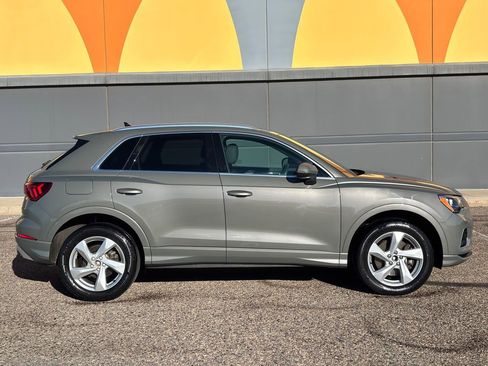 Used 2022 Audi Q3 2.0T Premium image 2