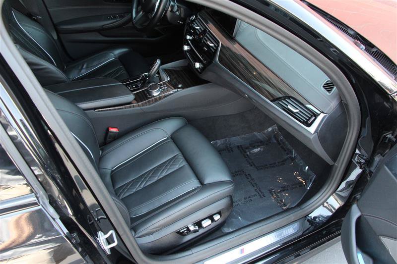 Used 2023 BMW M550i xDrive AWD/4WD image 19