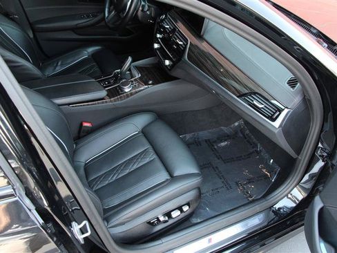 Used 2023 BMW M550i xDrive AWD/4WD image 19