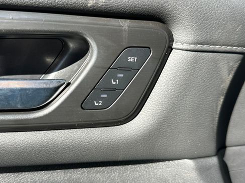 New 2025 Nissan Armada SL w/ Captain's Chari Seat Package image 12