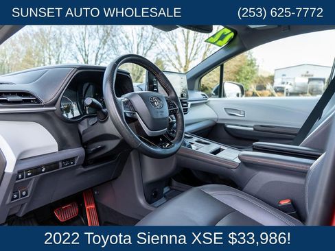 Used 2022 Toyota Sienna XSE FWD image 53