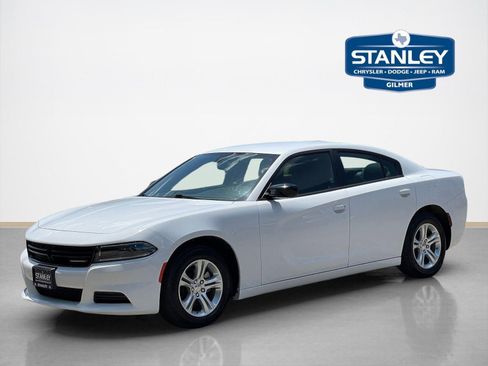 Used 2023 Dodge Charger SXT RWD image 3