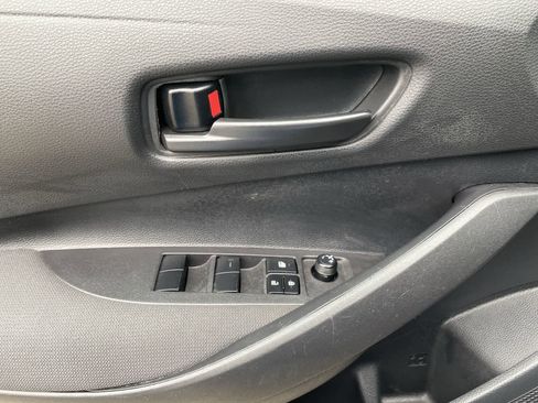 Used 2025 Toyota Corolla LE image 18