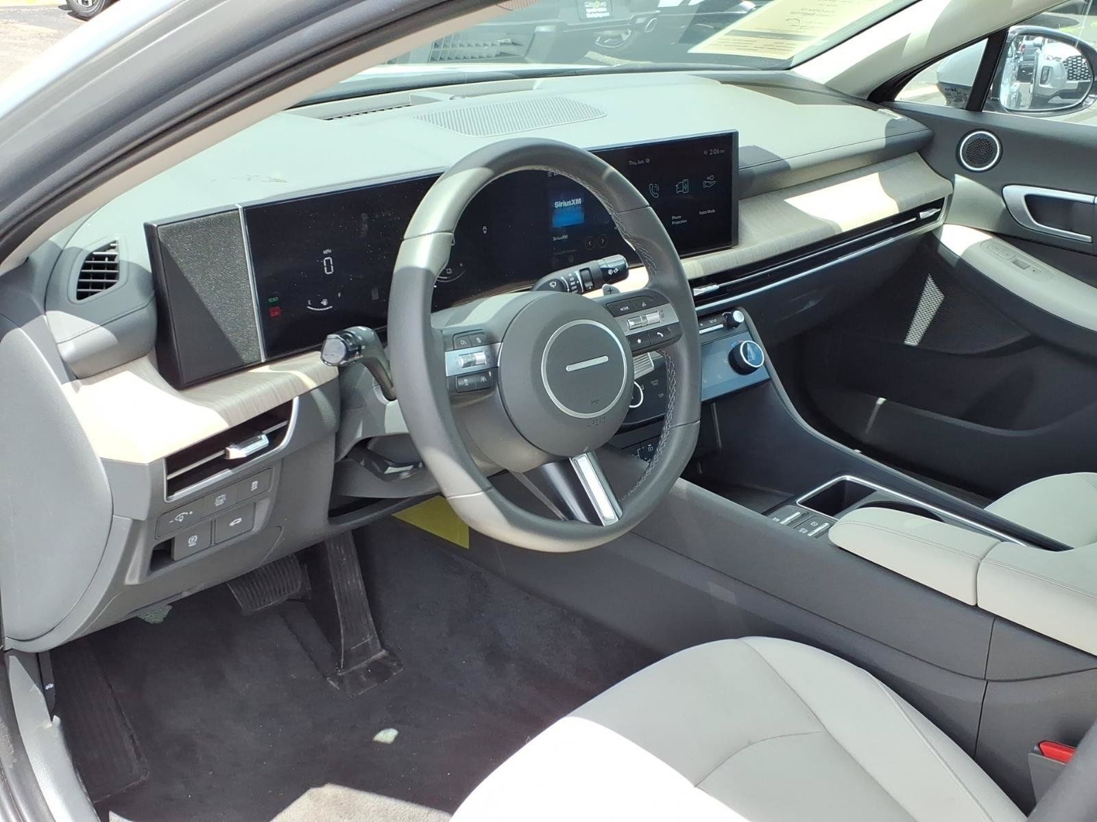 New 2025 Hyundai Sonata SEL FWD image 5