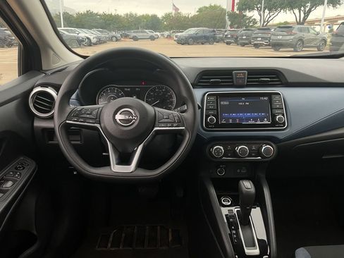 Used 2025 Nissan Versa SV FWD image 13