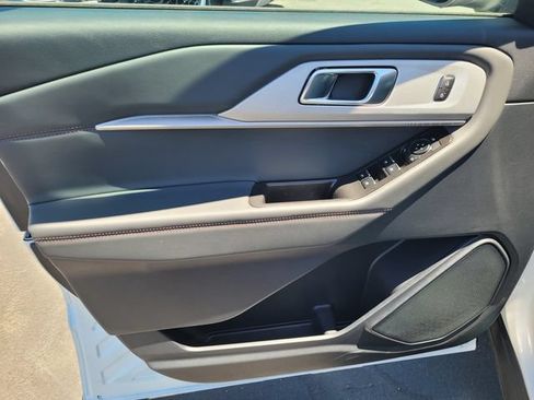 New 2026 Ford Explorer Active AWD/4WD image 8