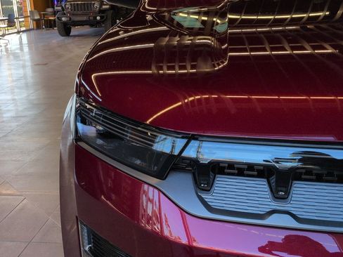 New 2026 Jeep Grand Wagoneer L Summit w/ Premium Group III image 7